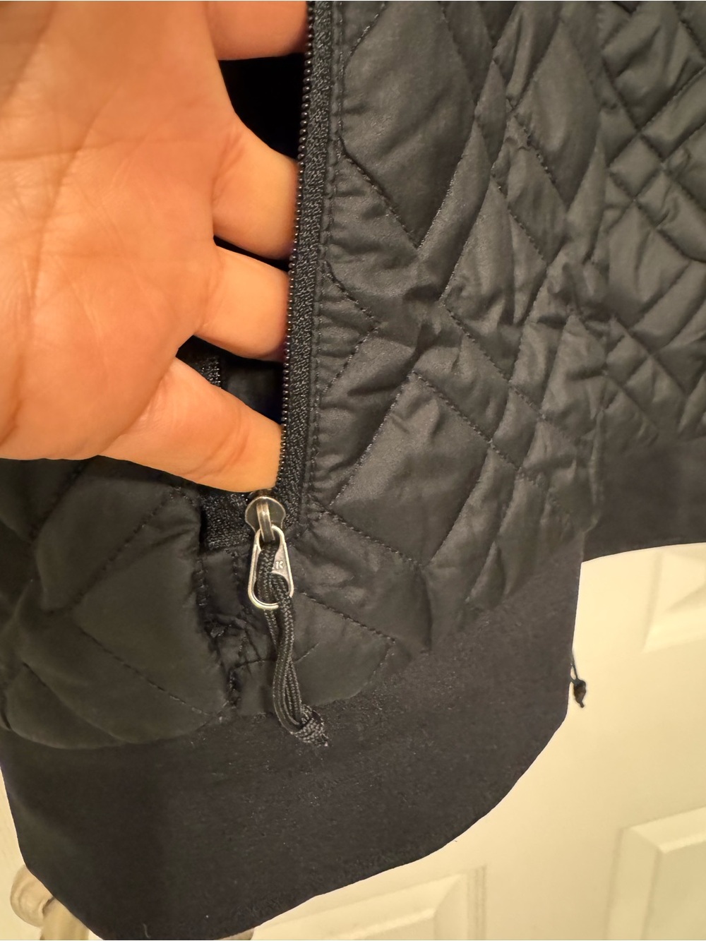 The North Face Black Quilted Puffer Jacket - Picture 6 of 6